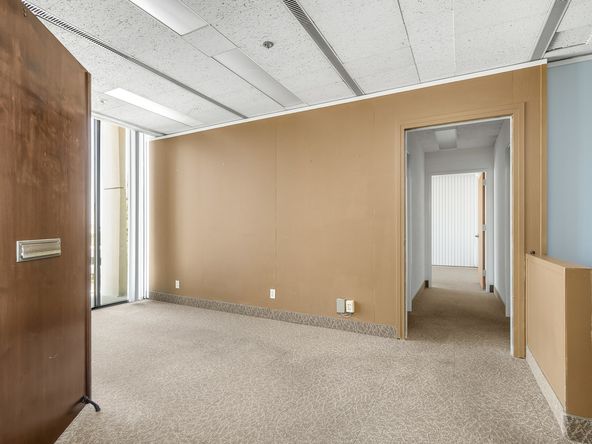 Office Space Available in Excellent Condition & Move-In Ready : 1221 Van Ness Ave, Fresno, CA 93721